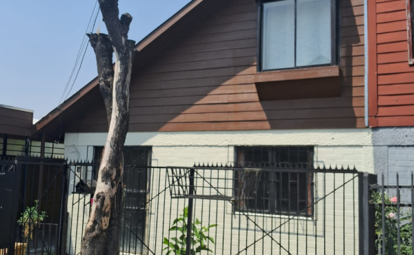 Casa de 2 pisos, 3 dormitorios